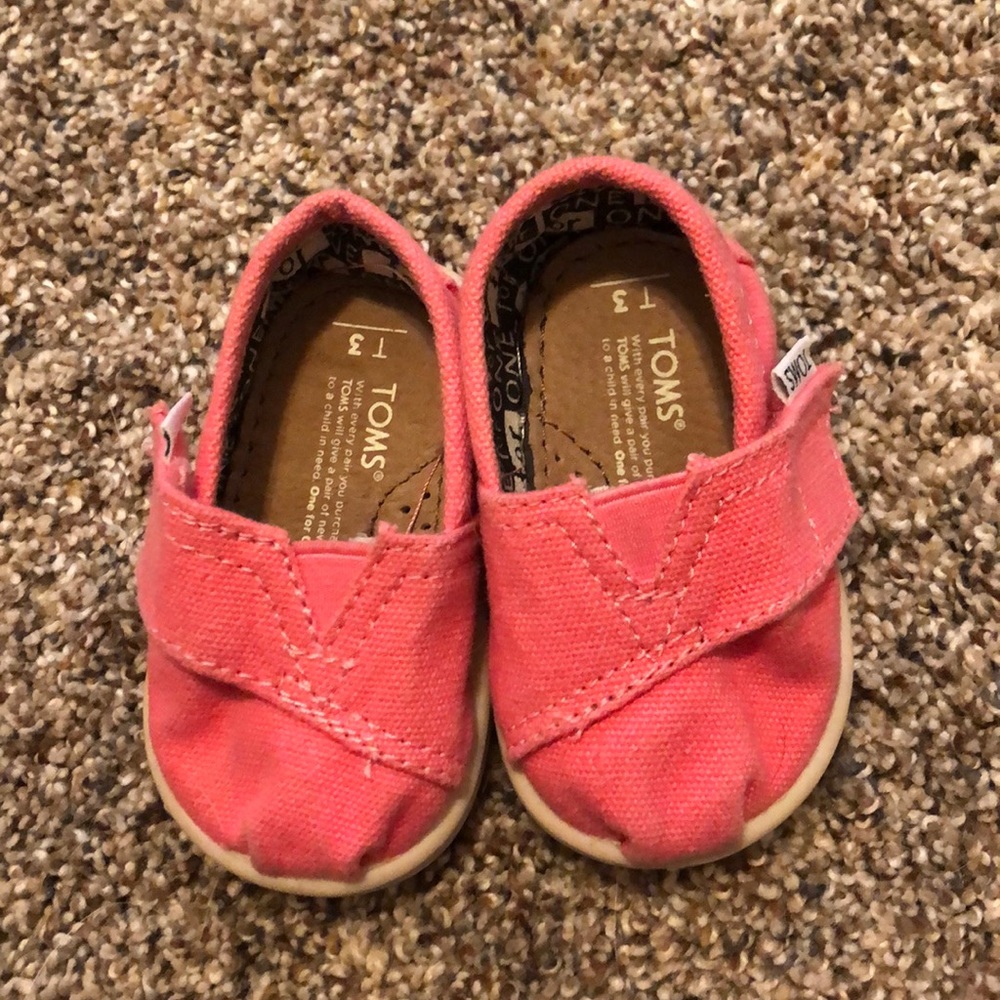 NWOT Baby toms